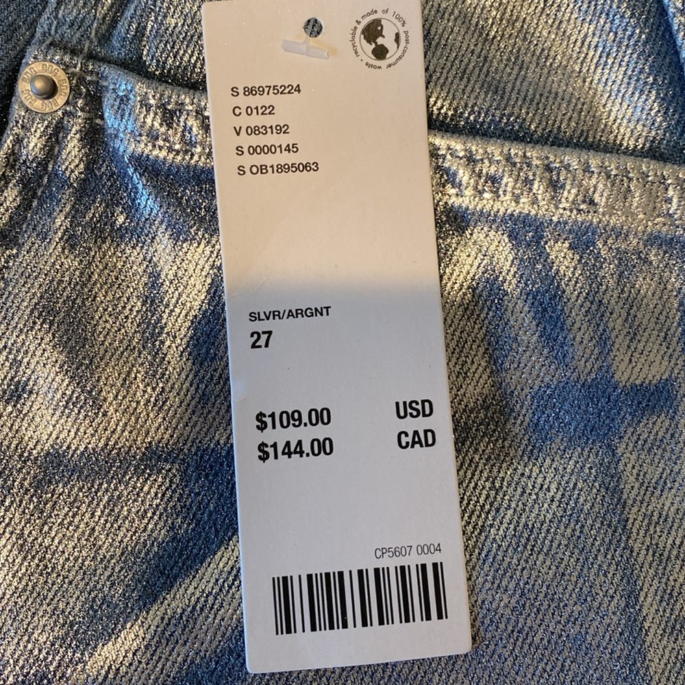 NWT BDG Bella Baggy Patch Pocket Silver Metallic Jeans. Size 27. Wide leg. - Picture 14 of 15